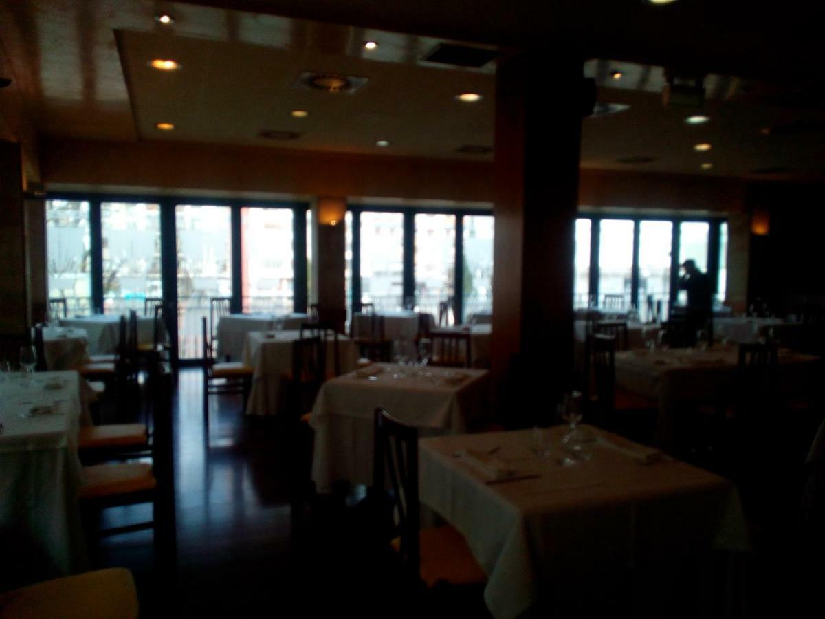 Hotel La Bilbaina à Vitoria-Gasteiz Extérieur photo