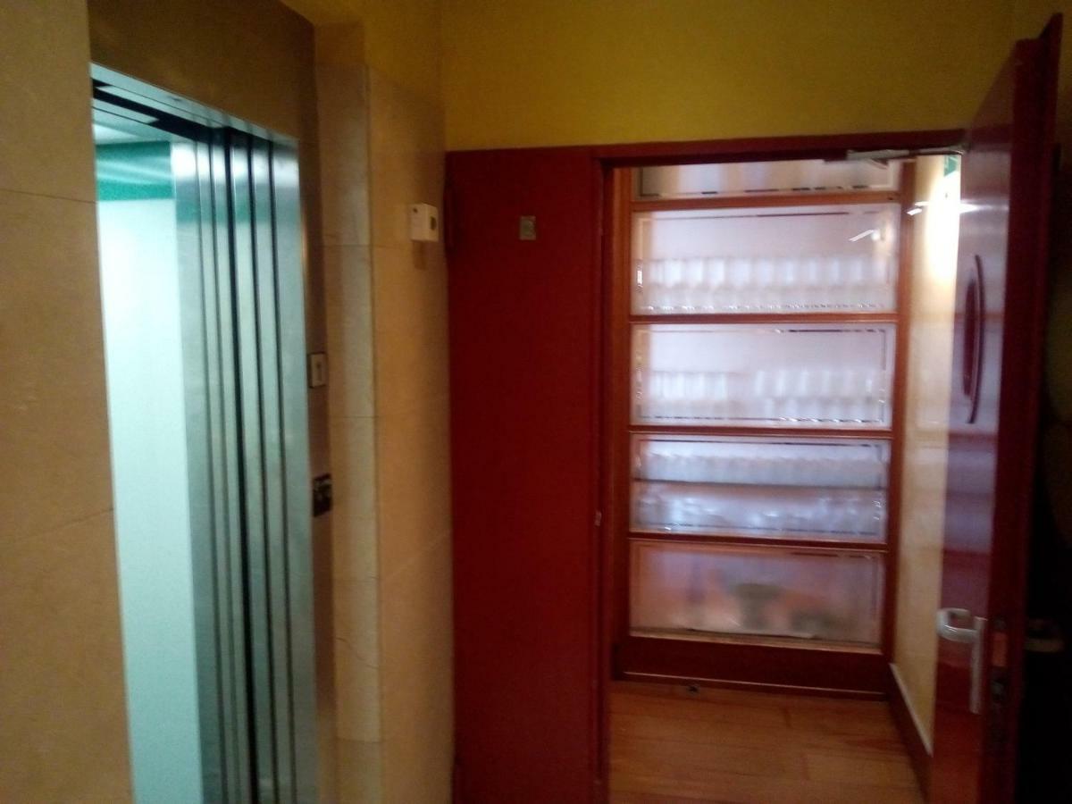 Hotel La Bilbaina à Vitoria-Gasteiz Extérieur photo